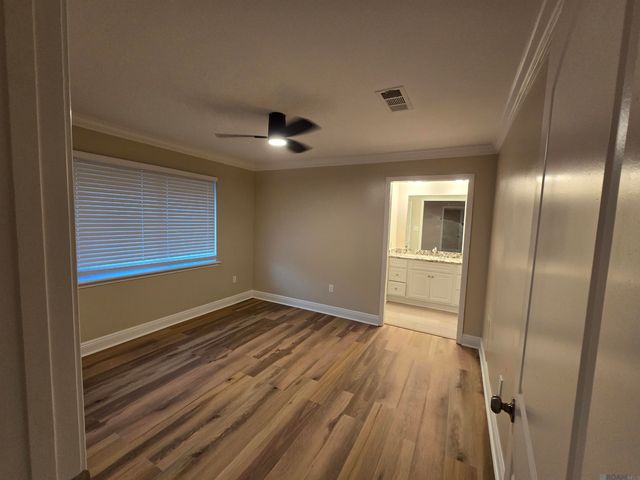3454 Sterling Dr, Baton Rouge, LA 70814