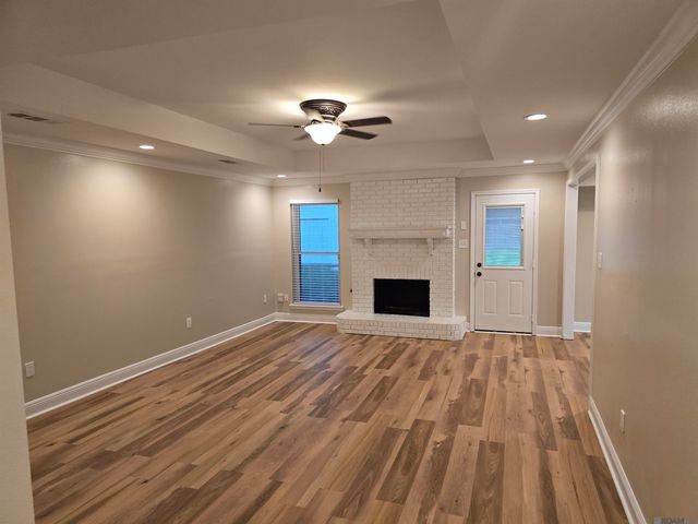 3454 Sterling Dr, Baton Rouge, LA 70814