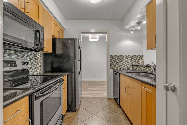 4837 Cedar Springs Road 215, Dallas, TX 75219