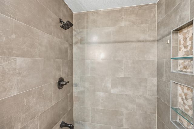 434 Nordyke Drive, Roanoke, IN 46783