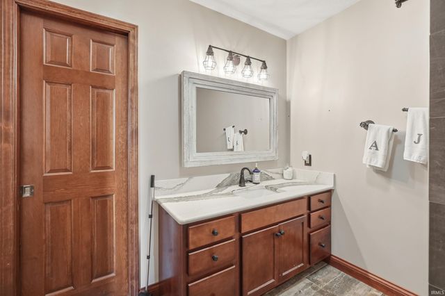 434 Nordyke Drive, Roanoke, IN 46783