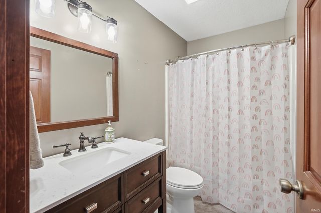 434 Nordyke Drive, Roanoke, IN 46783