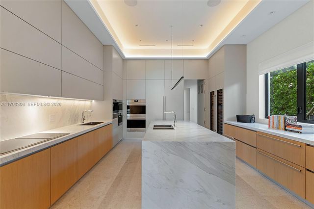 1006 Links Drive, Miami Beach, FL 33109