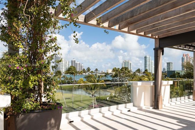 1006 Links Drive, Miami Beach, FL 33109