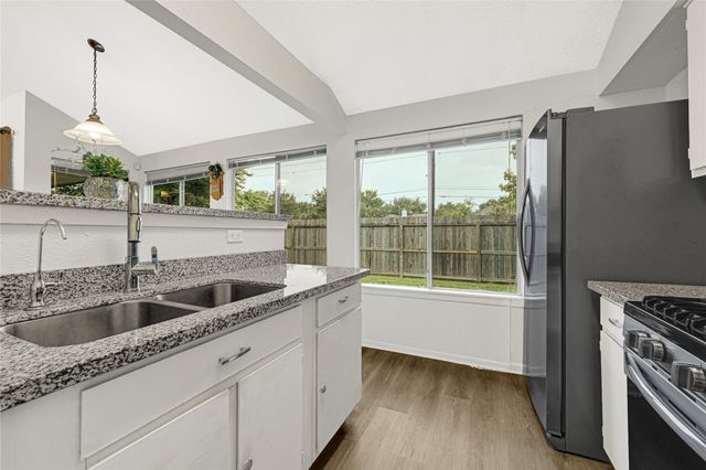 10802 Forest Leaf Drive, Sugar Land, TX 77498