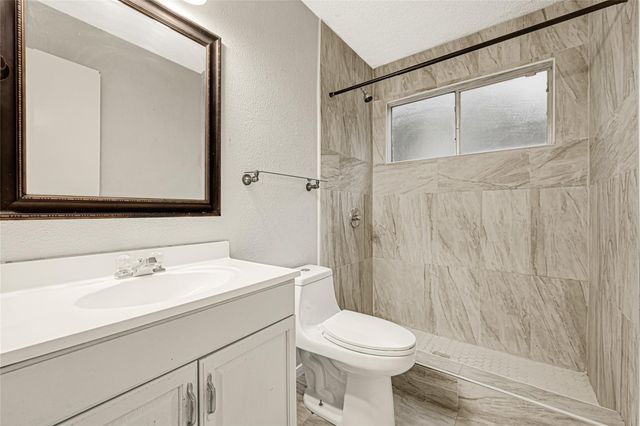 10802 Forest Leaf Drive, Sugar Land, TX 77498