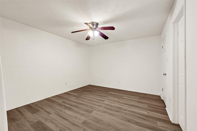 10802 Forest Leaf Drive, Sugar Land, TX 77498