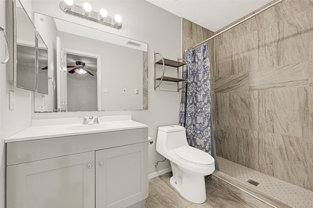 10802 Forest Leaf Drive, Sugar Land, TX 77498
