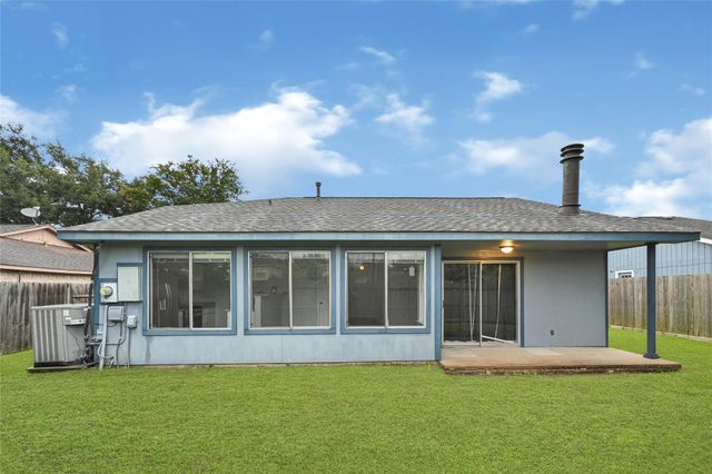 10802 Forest Leaf Drive, Sugar Land, TX 77498