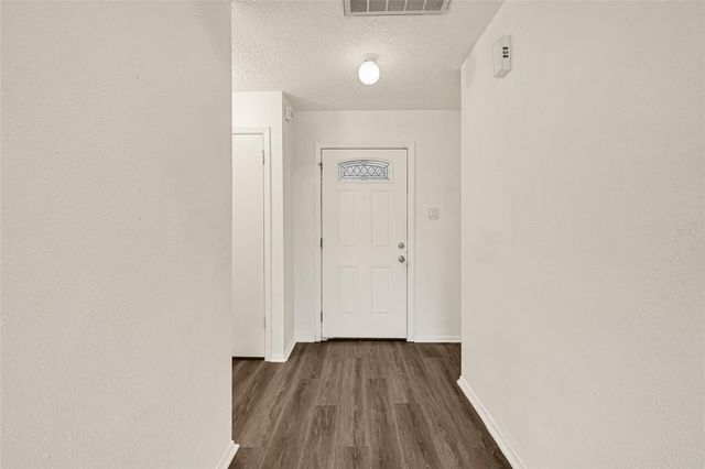 10802 Forest Leaf Drive, Sugar Land, TX 77498