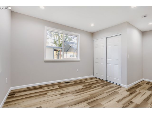 4918 Se 128TH Ave, Portland, OR 97236