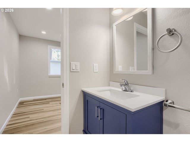 4918 Se 128TH Ave, Portland, OR 97236