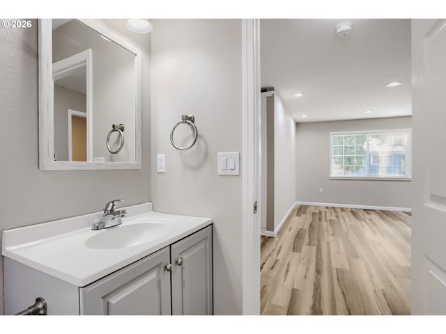 4918 Se 128TH Ave, Portland, OR 97236