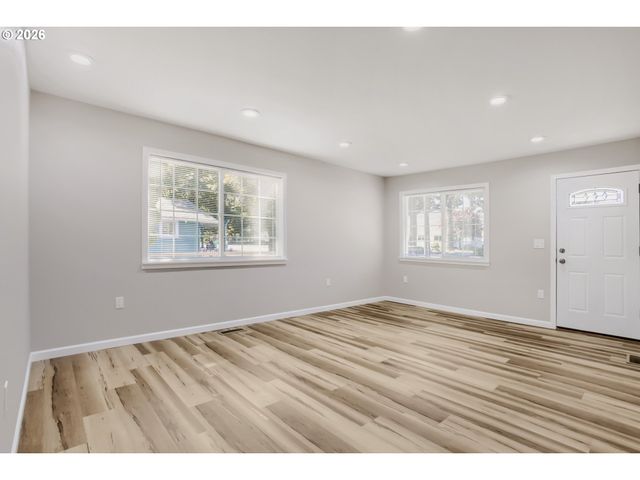 4918 Se 128TH Ave, Portland, OR 97236