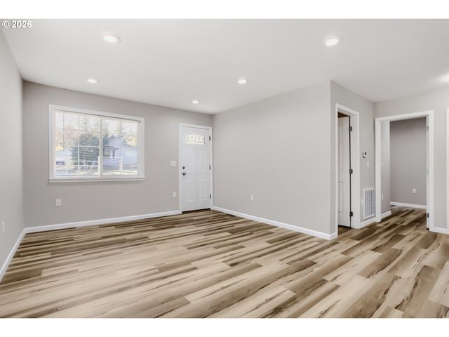 4918 Se 128TH Ave, Portland, OR 97236