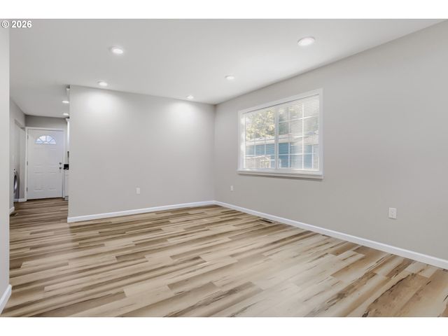 4918 Se 128TH Ave, Portland, OR 97236