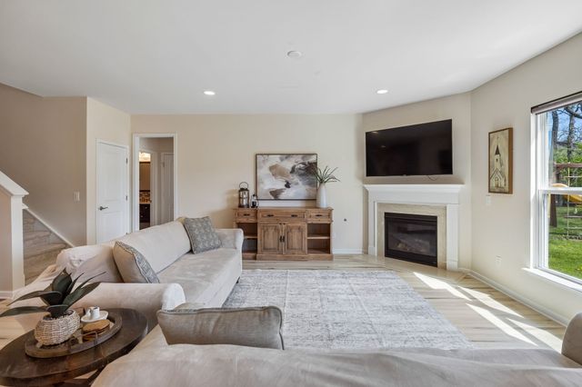 4006 Compass Pointe Ct, Thompsons Station, TN 37179