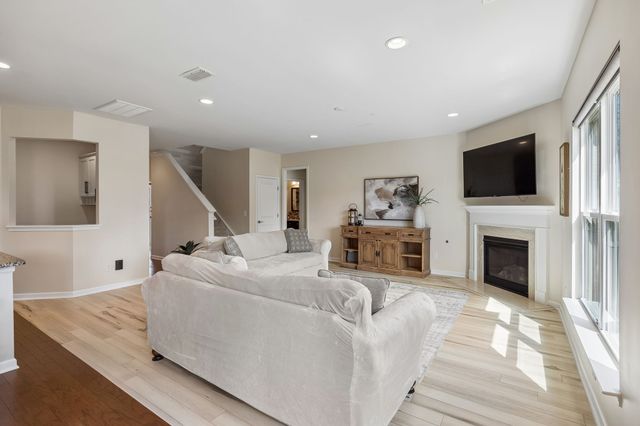 4006 Compass Pointe Ct, Thompsons Station, TN 37179