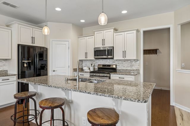 4006 Compass Pointe Ct, Thompsons Station, TN 37179