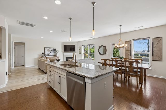 4006 Compass Pointe Ct, Thompsons Station, TN 37179