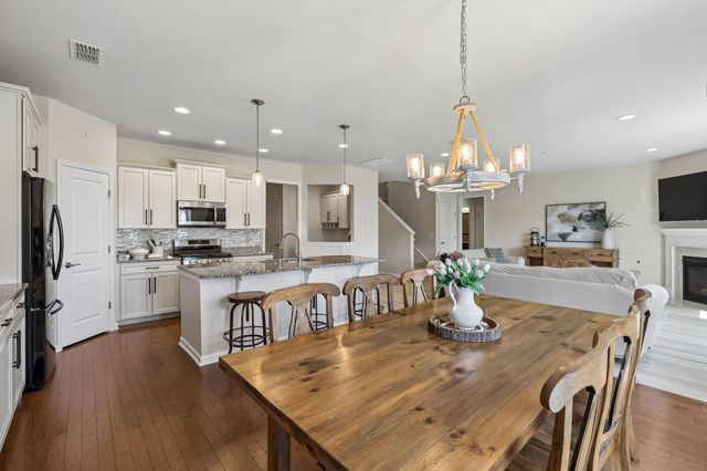 4006 Compass Pointe Ct, Thompsons Station, TN 37179