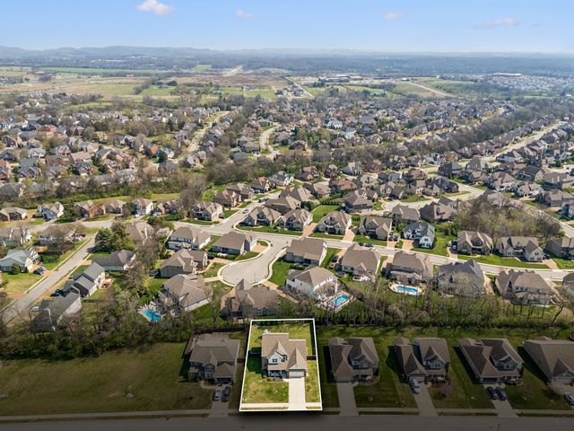 4006 Compass Pointe Ct, Thompsons Station, TN 37179