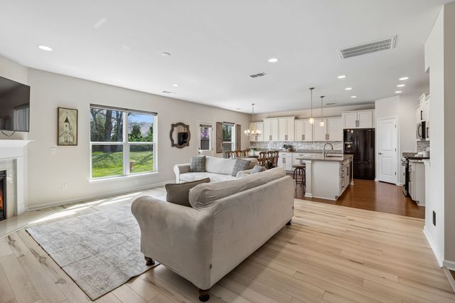 4006 Compass Pointe Ct, Thompsons Station, TN 37179