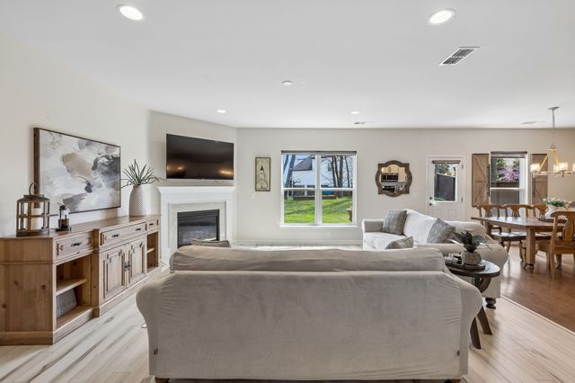 4006 Compass Pointe Ct, Thompsons Station, TN 37179