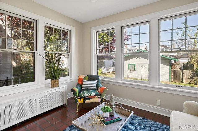 10 Lawn Place, St Louis, MO 63110