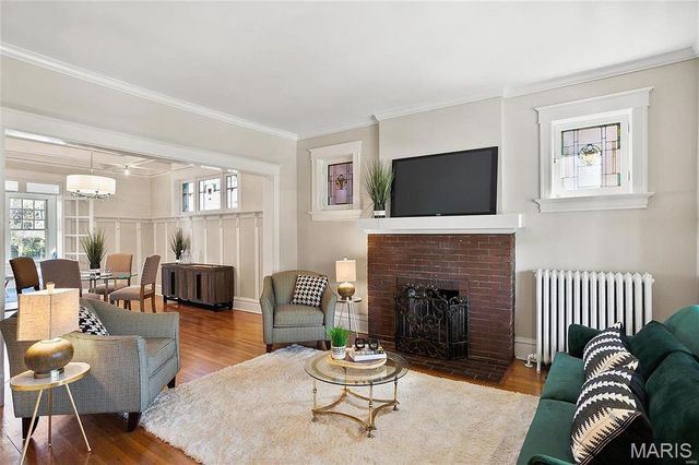 10 Lawn Place, St Louis, MO 63110