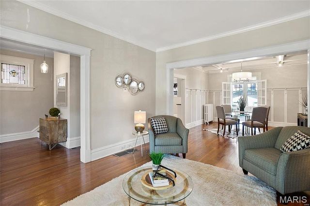 10 Lawn Place, St Louis, MO 63110