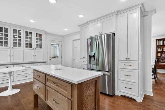 24 Lovers Ln, Fayetteville, TN 37334