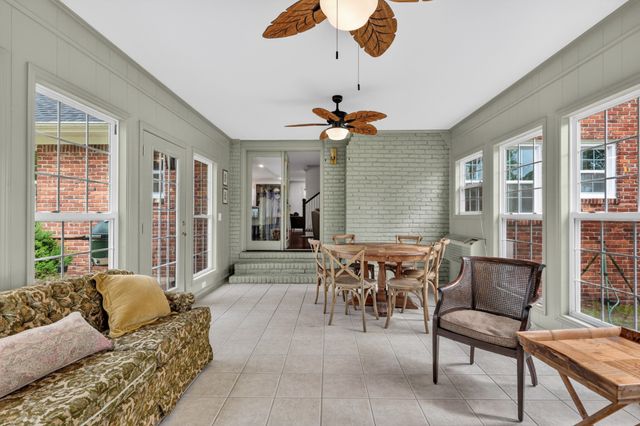24 Lovers Ln, Fayetteville, TN 37334