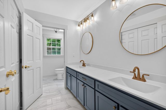 24 Lovers Ln, Fayetteville, TN 37334