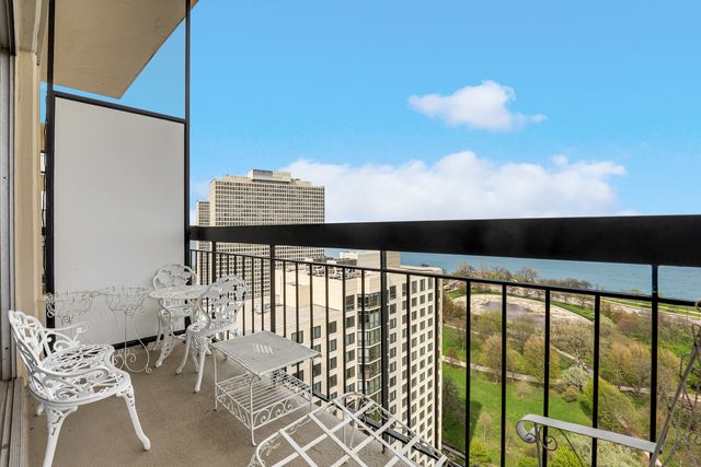 5201 S CORNELL Avenue 27D, Chicago, IL 60615