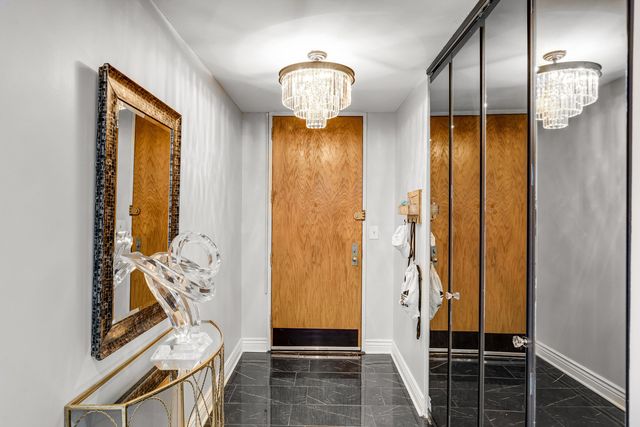 5201 S CORNELL Avenue 27D, Chicago, IL 60615