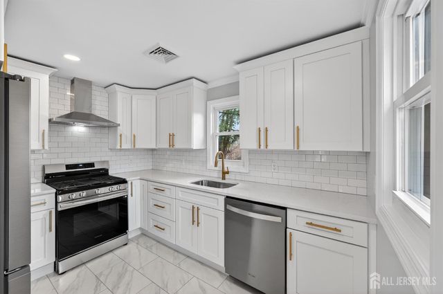 44 Harrison Street, Sayreville, NJ 08872