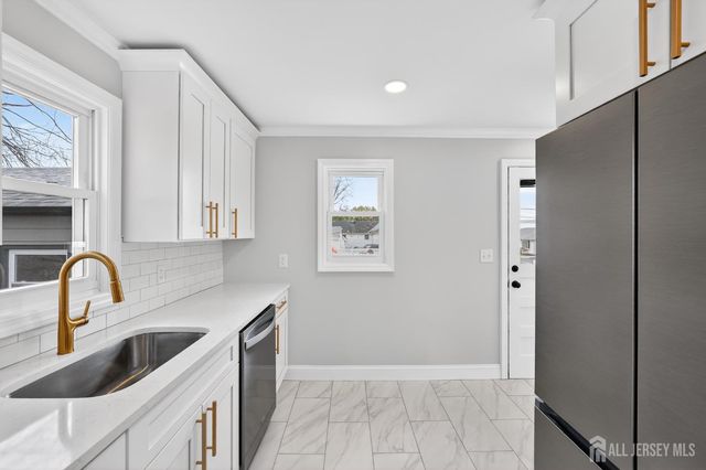 44 Harrison Street, Sayreville, NJ 08872