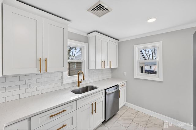 44 Harrison Street, Sayreville, NJ 08872