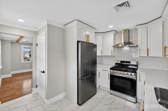 44 Harrison Street, Sayreville, NJ 08872