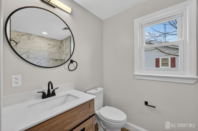 44 Harrison Street, Sayreville, NJ 08872