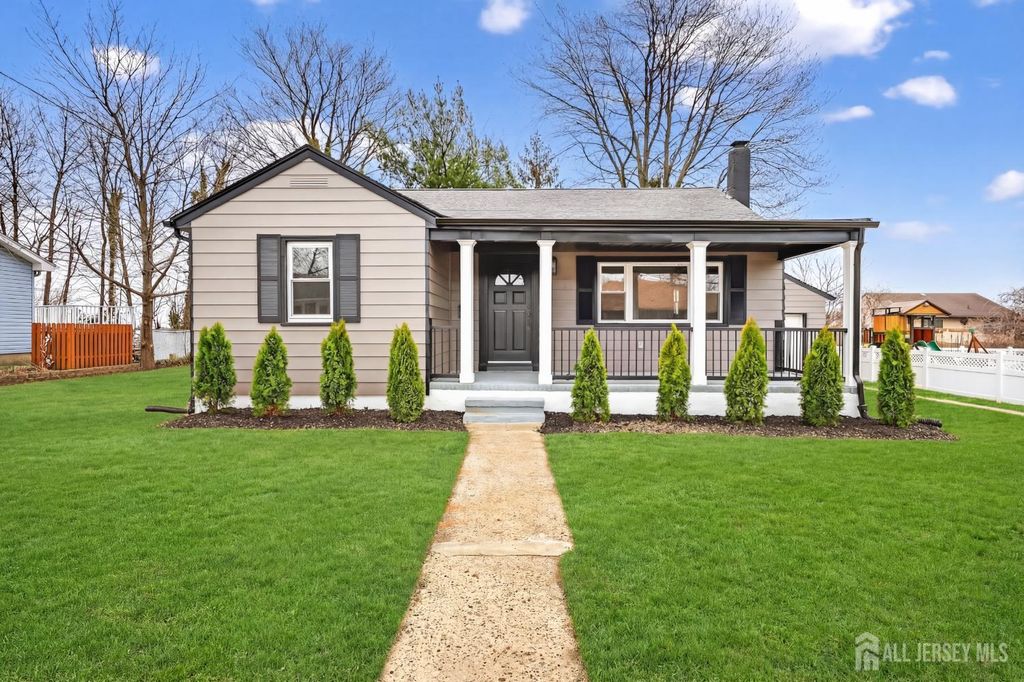 44 Harrison Street, Sayreville, NJ 08872