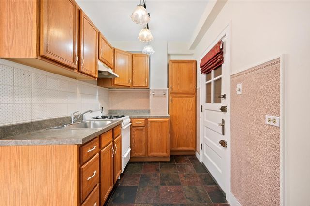 2330 N Lincoln Park W 3C, Chicago, IL 60614