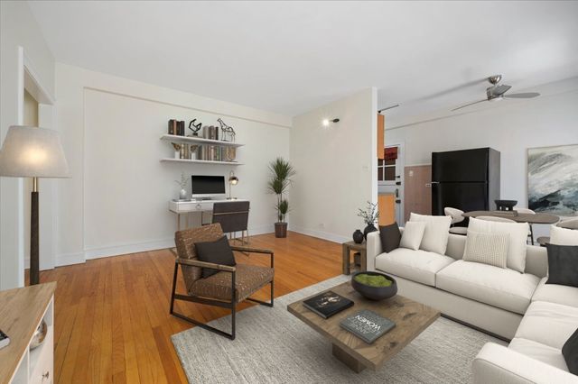 2330 N Lincoln Park W 3C, Chicago, IL 60614