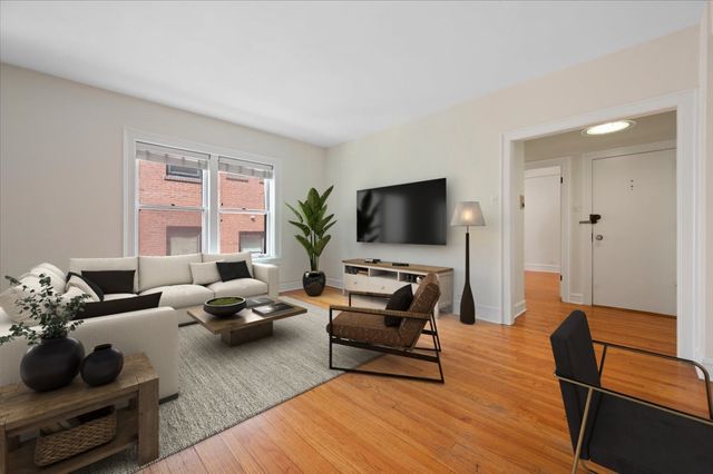 2330 N Lincoln Park W 3C, Chicago, IL 60614