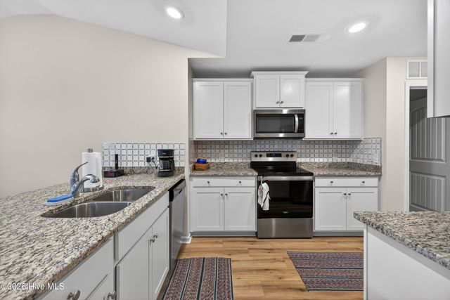 429 Poppleton Drive, Hampstead, NC 28443