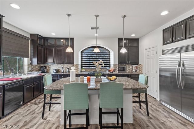 5493 Ledgewood Creek Avenue, Las Vegas, NV 89141
