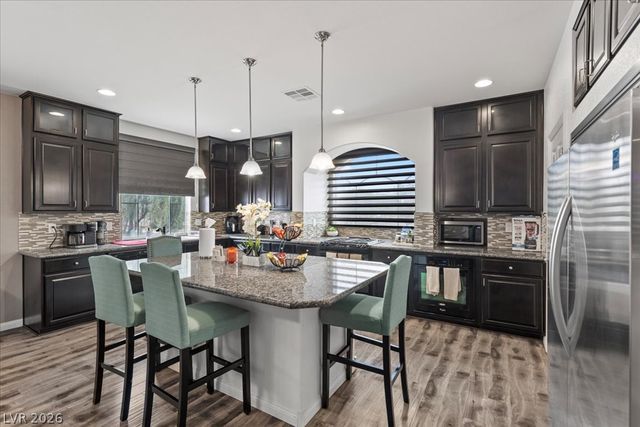 5493 Ledgewood Creek Avenue, Las Vegas, NV 89141