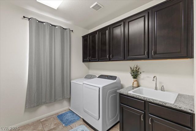 5493 Ledgewood Creek Avenue, Las Vegas, NV 89141