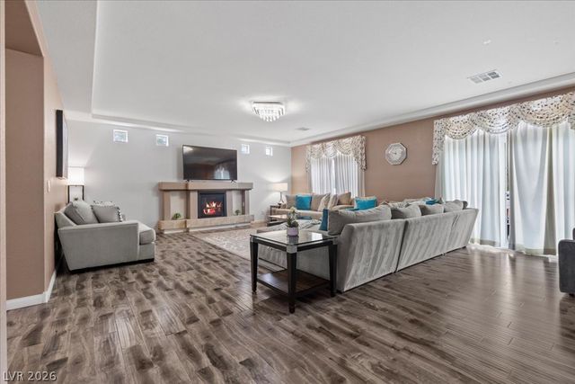 5493 Ledgewood Creek Avenue, Las Vegas, NV 89141